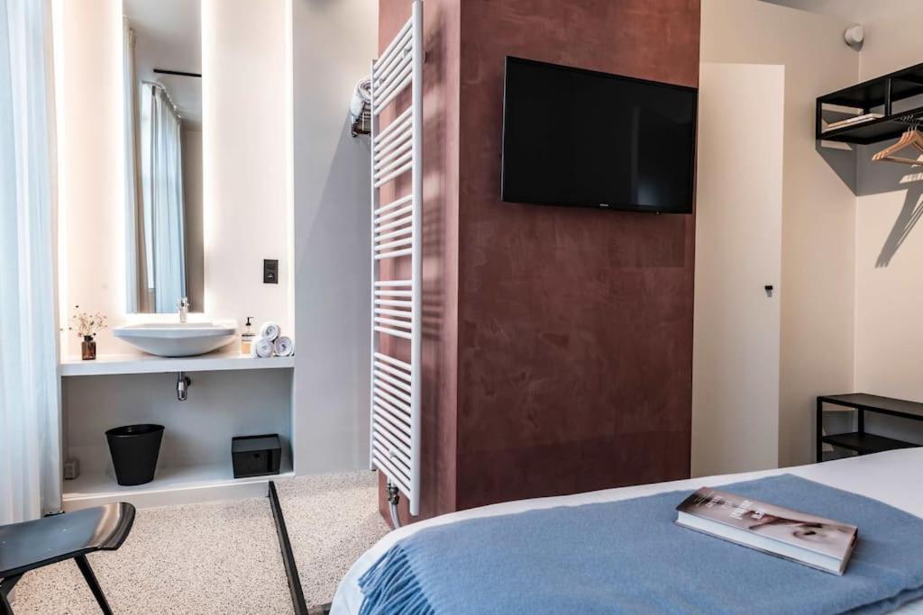 Charming Retreat For Two In Appartement
